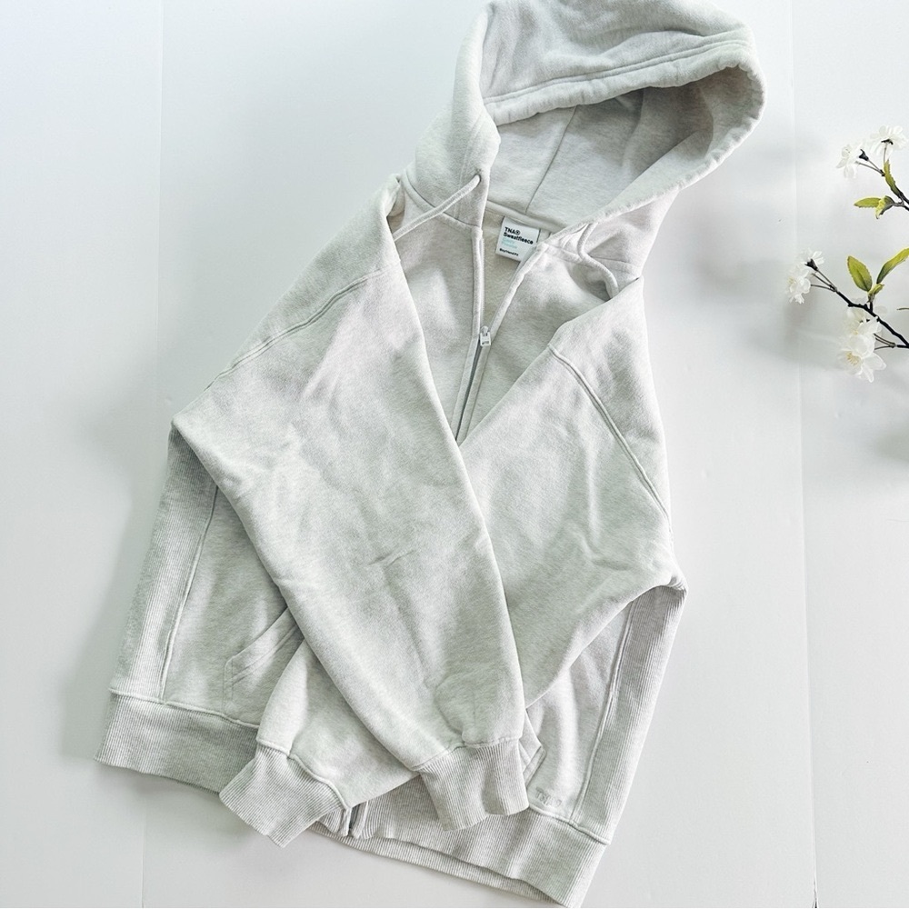 Aritzia TNA Sweatfleece Cozy Fleece Boyfriend Fit Top Zip Up Sweatshirt - Picture 10 of 12